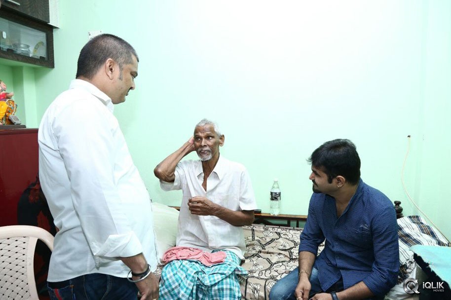 Chalaki-Chanti-Meet-99years-Old-Fan